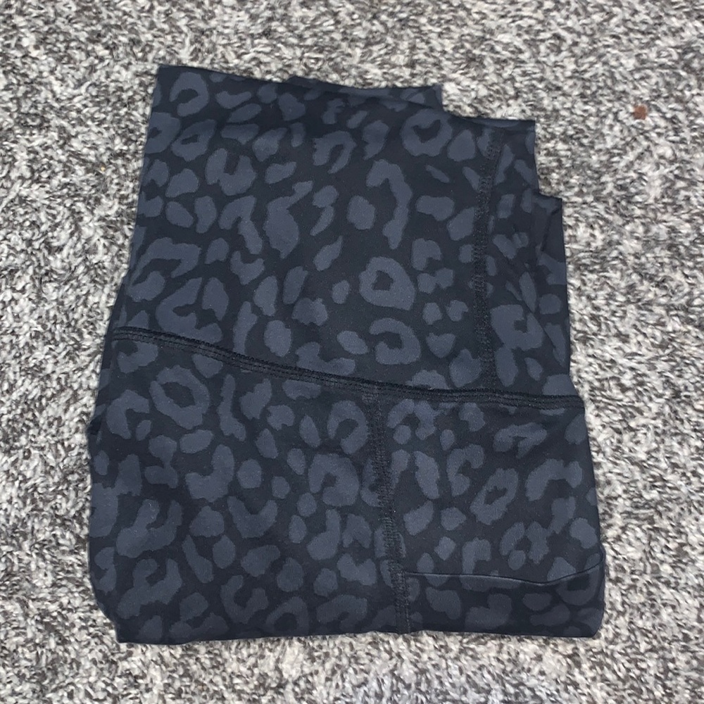 black cheetah print leggings